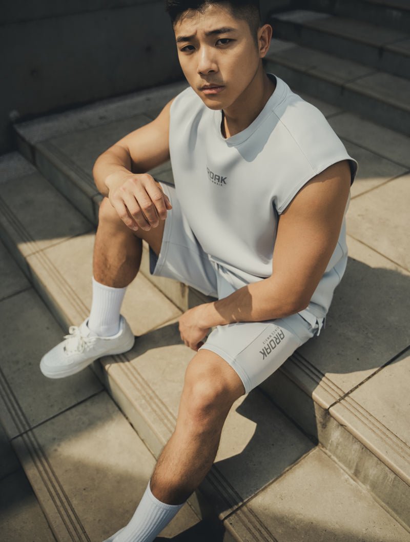 AirFlex™ 機能剪接運動短褲 (淺灰) - AROAK 機能健身服飾 | 專為健人打造