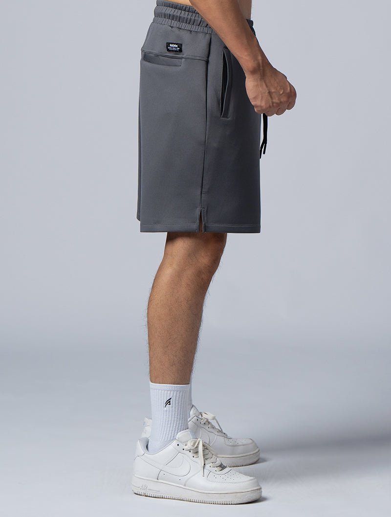 AirFlex™ 寬版機能開岔訓練短褲 (鐵灰) - AROAK 機能健身服飾 | 專為健人打造