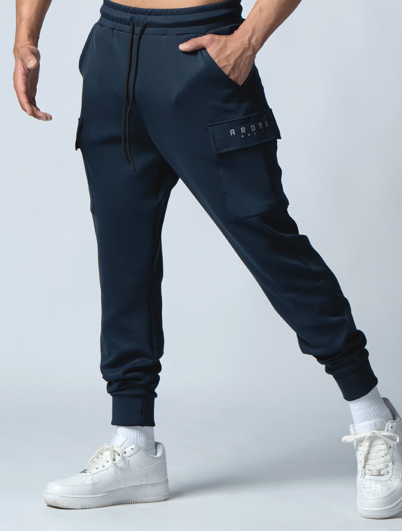 AirFlex™ 磁釦機能口袋訓練長褲 (丈青) - AROAK 機能健身服飾 | 專為健人打造