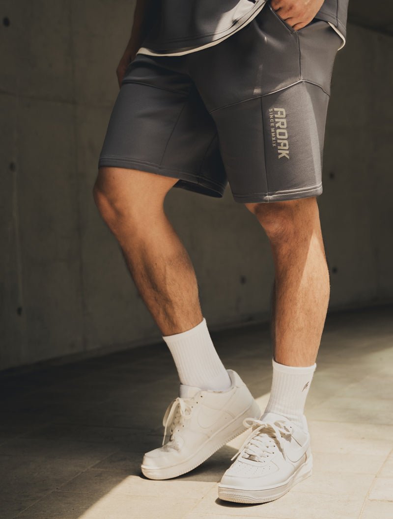 AirFlex™ 機能剪接運動短褲 (淺灰) - AROAK 機能健身服飾 | 專為健人打造
