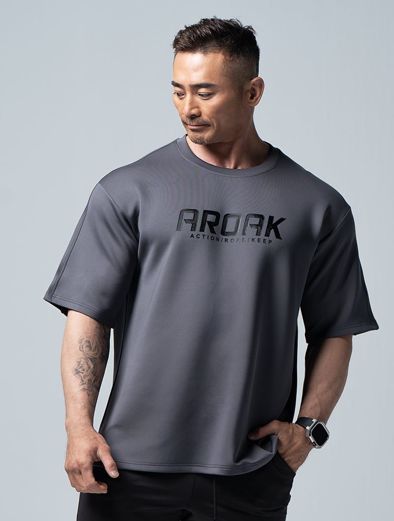 AirFlex™ AROAK OVERSIZED後袖剪接訓練上衣 (鐵灰) - AROAK 機能健身服飾 | 專為健人打造