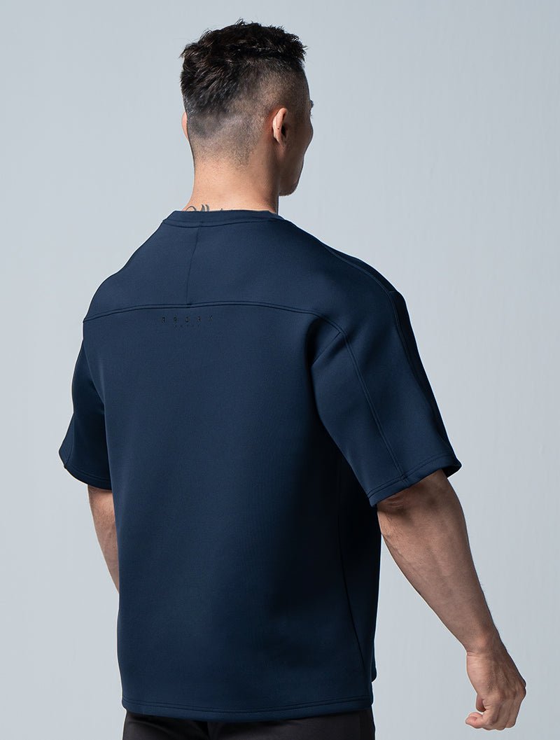 AirFlex™ AROAK OVERSIZED後袖剪接訓練上衣 (丈青) - AROAK 機能健身服飾 | 專為健人打造