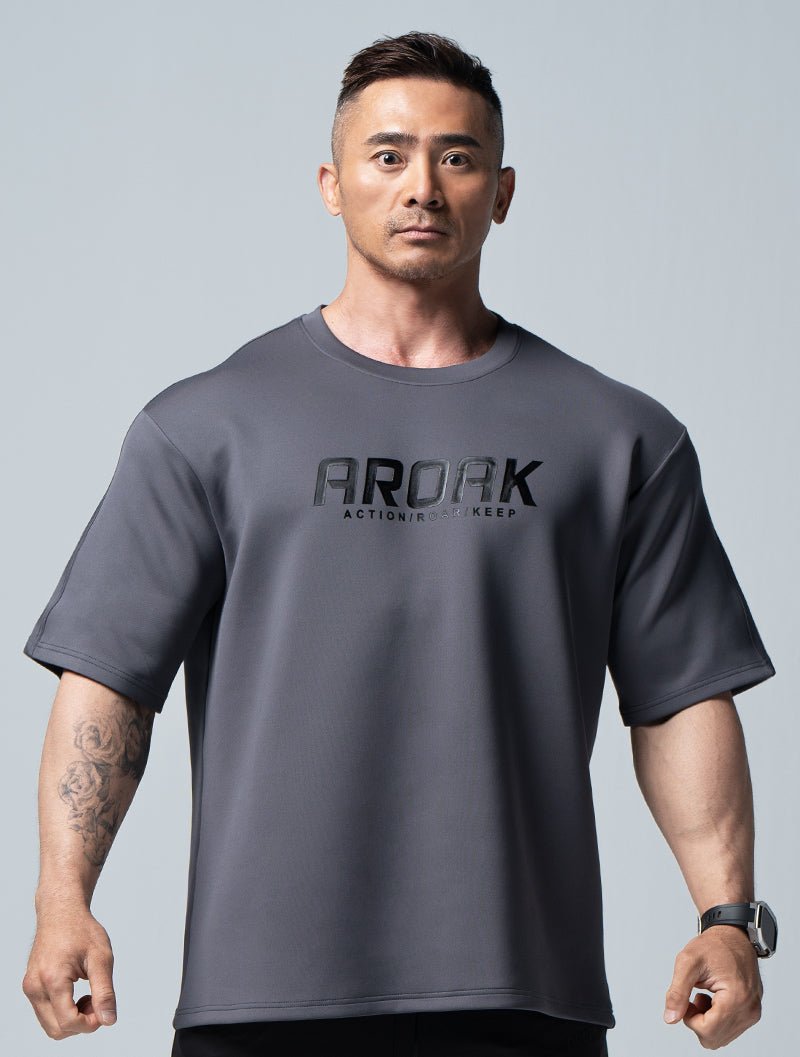 AirFlex™ AROAK OVERSIZED後袖剪接訓練上衣 (鐵灰) - AROAK 機能健身服飾 | 專為健人打造