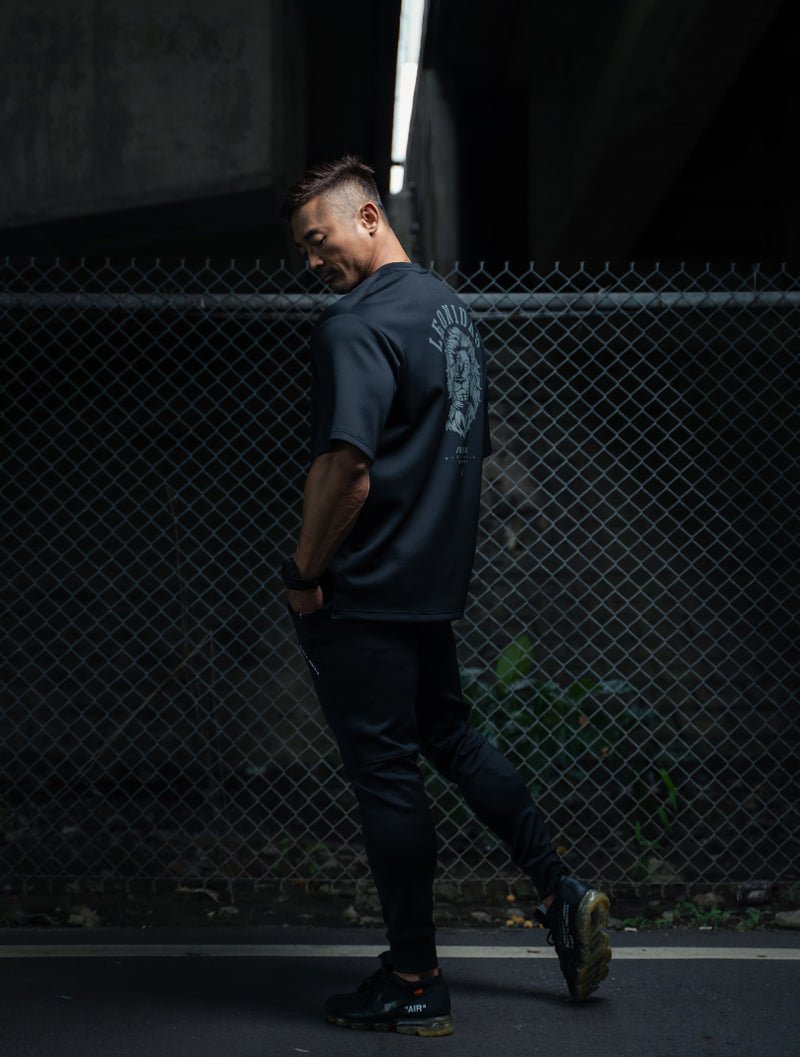 AirFlex™ 列奧尼達 OVERSIZED機能短袖訓練上衣 (黑) - AROAK 機能健身服飾 | 專為健人打造