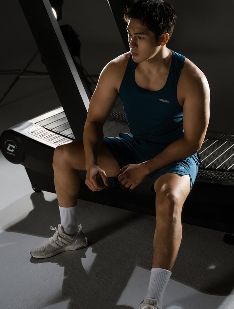 Airy™ 輕量機能疾速背心 (黑) - AROAK 機能健身服飾 | 專為健人打造