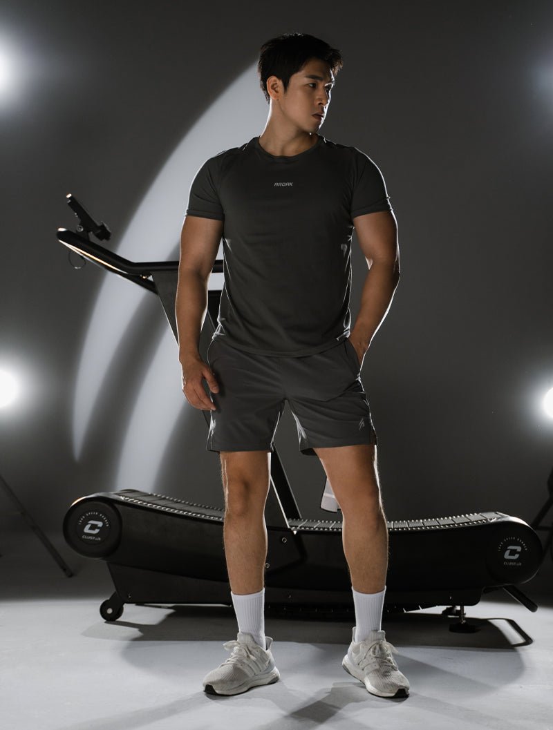 Airy™ 輕量機能疾速短袖上衣 (黑) - AROAK 機能健身服飾 | 專為健人打造