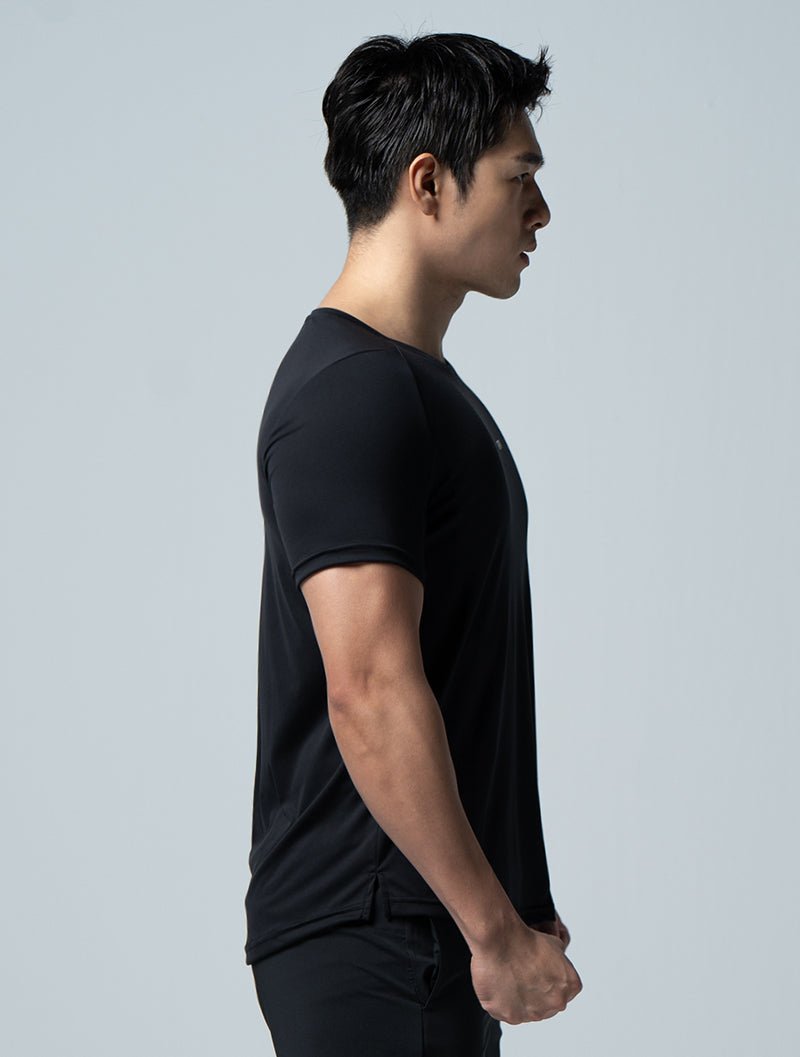 Airy™ 輕量機能疾速短袖上衣 (黑) - AROAK 機能健身服飾 | 專為健人打造
