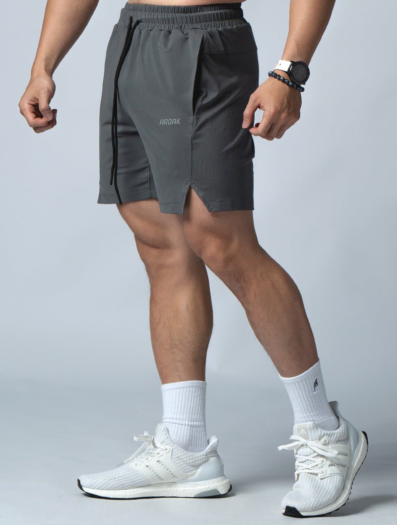 ArcTech™ 機能開岔訓練短褲 (鐵灰) - AROAK 機能健身服飾 | 專為健人打造
