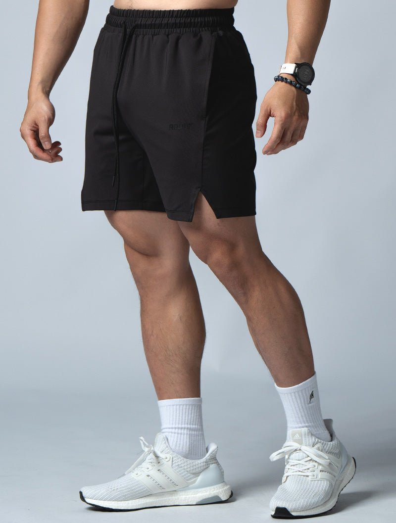 ArcTech™ 機能開岔訓練短褲 (黑) - AROAK 機能健身服飾 | 專為健人打造