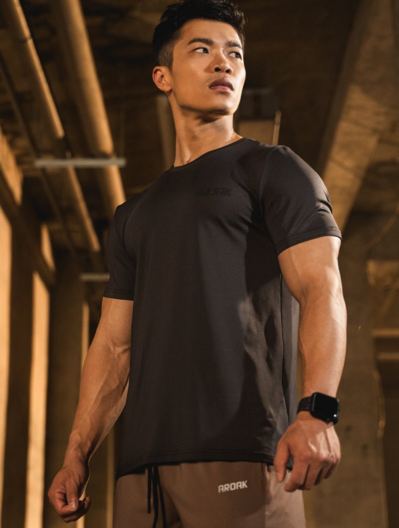 ArcTech™ 機能訓練上衣 (酒紅) - AROAK 機能健身服飾 | 專為健人打造