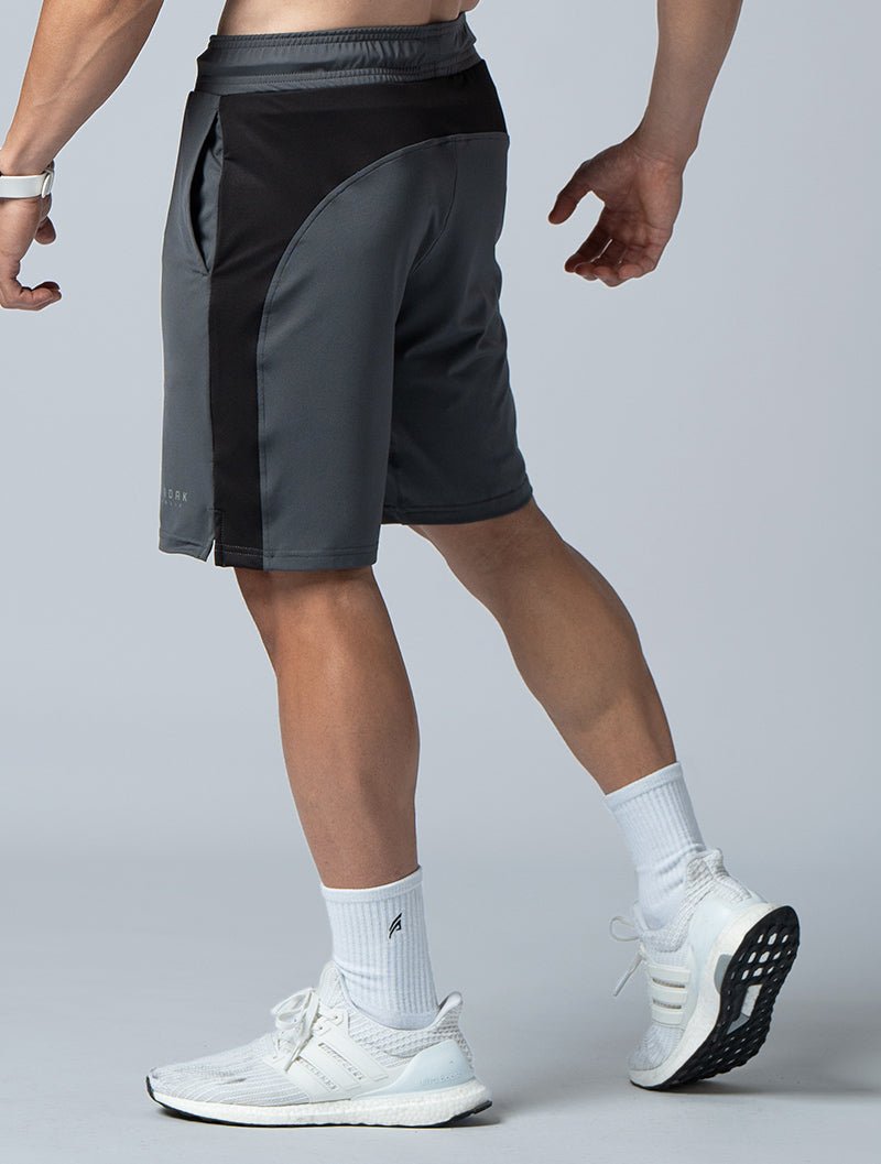 ArcTech™ - BTH機能弧形拼接短褲 (鐵灰) - AROAK 機能健身服飾 | 專為健人打造