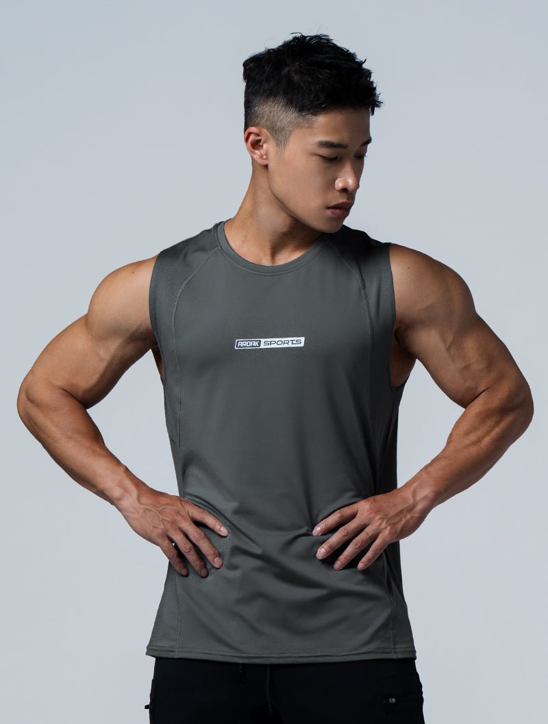 ArcTech™ Elite寬肩剪接訓練背心 (鐵灰) - AROAK 機能健身服飾 | 專為健人打造