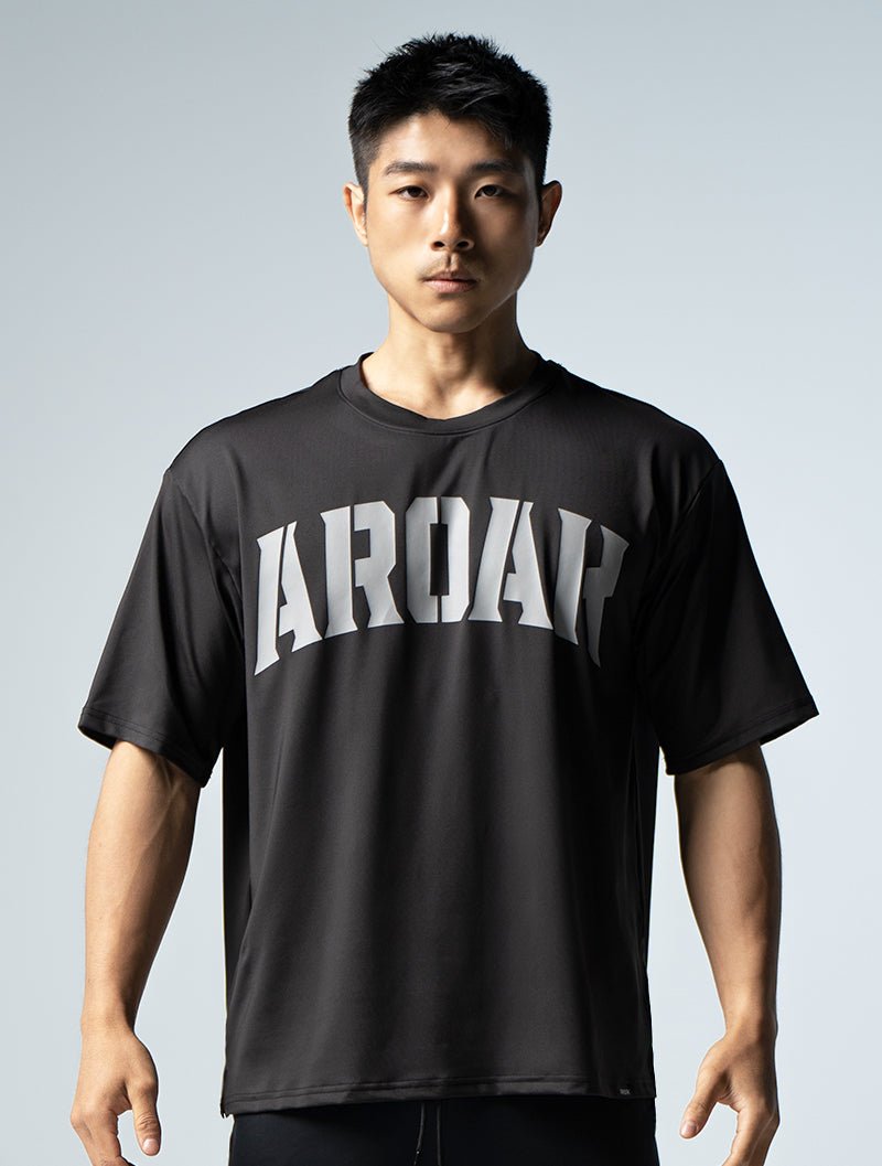 ArcTech™ OVERSIZED文字印花機能上衣 (黑) - AROAK 機能健身服飾 | 專為健人打造