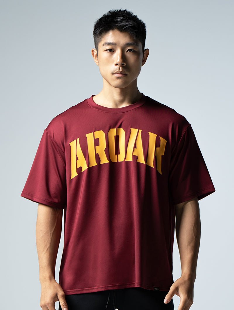 ArcTech™ OVERSIZED文字印花機能上衣 (酒紅) - AROAK 機能健身服飾 | 專為健人打造