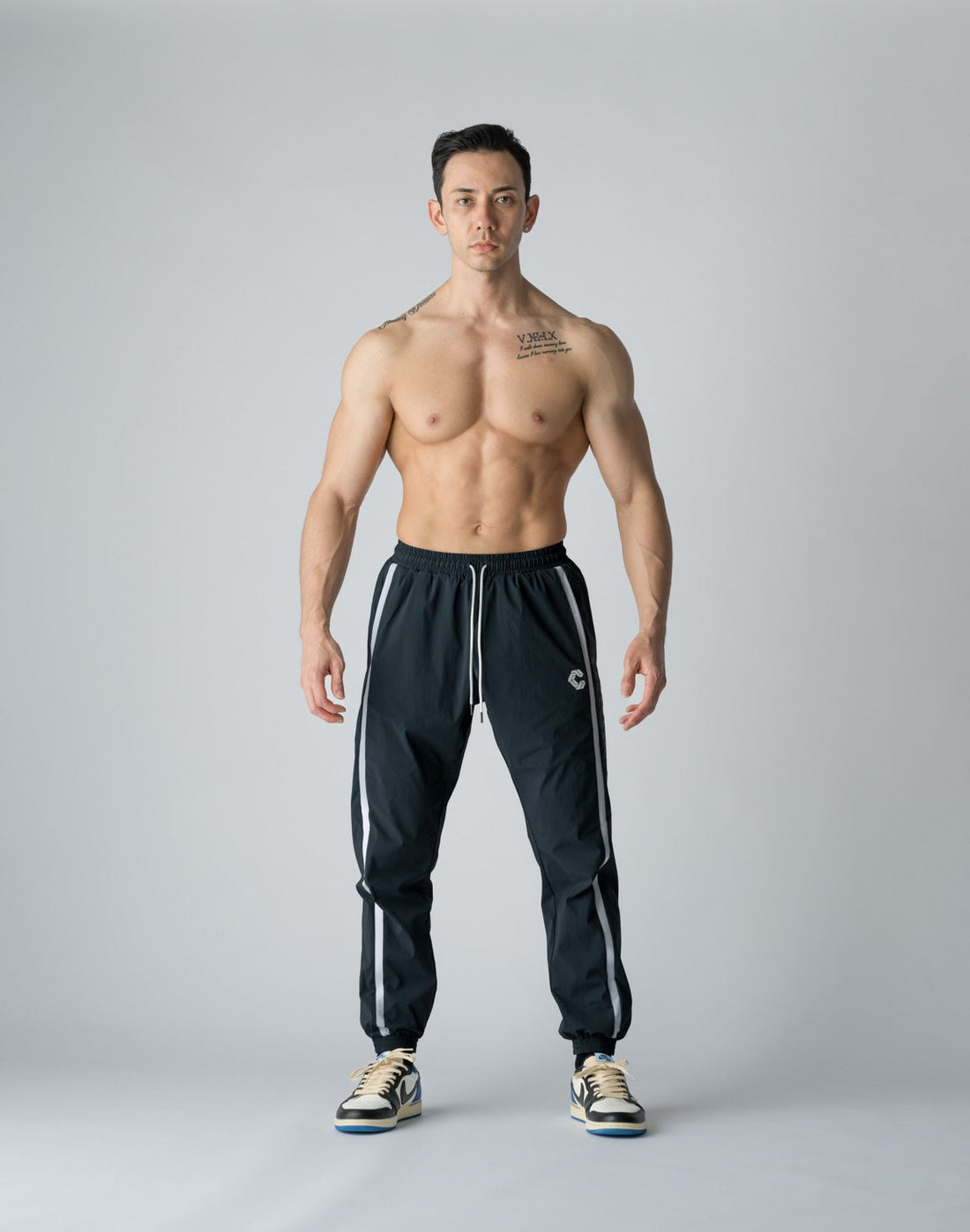 CRONOS 側邊標誌風衣長褲 (藍) - AROAK 機能健身服飾 | 專為健人打造