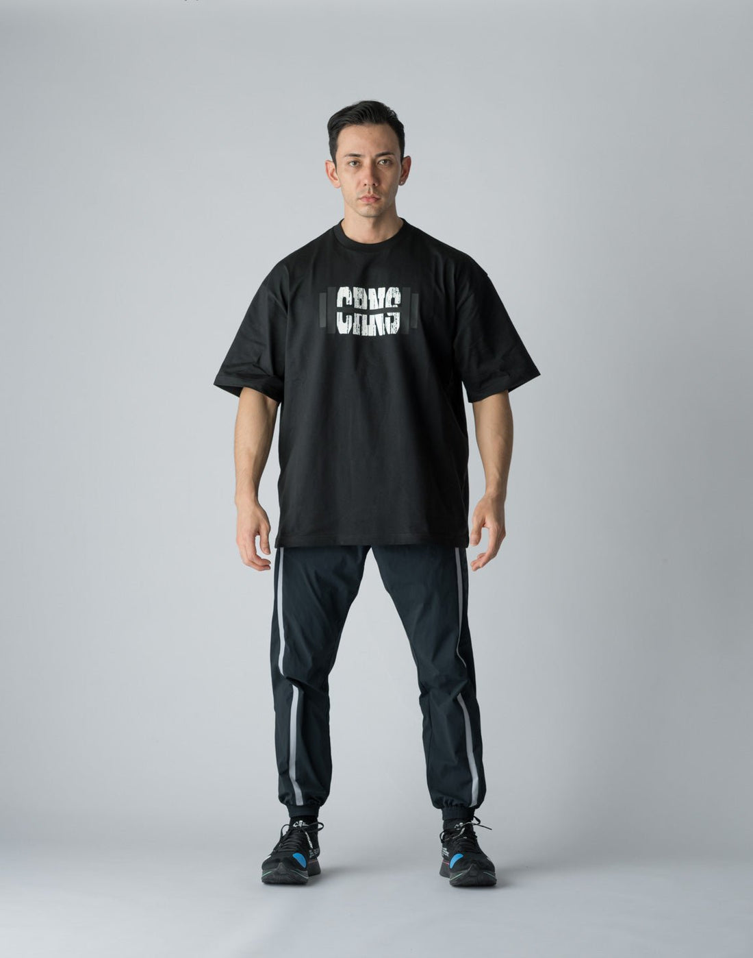 CRONOS 啞鈴圖案印花T恤 (黑) - AROAK 機能健身服飾 | 專為健人打造