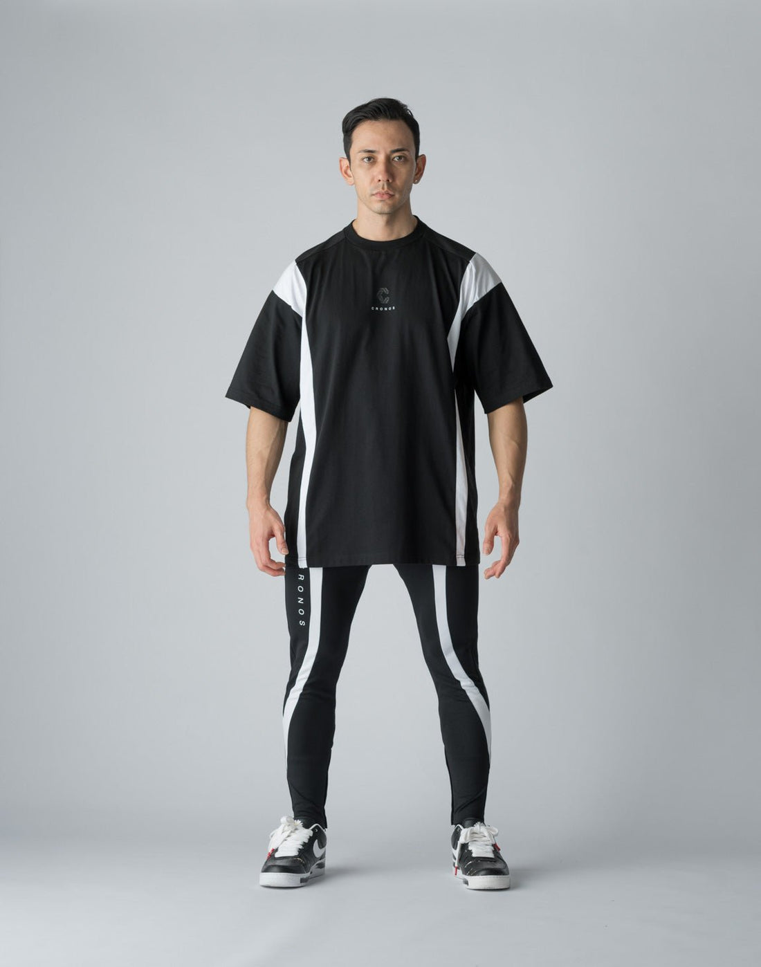 CRONOS 兩側拼接T恤 (黑) - AROAK 機能健身服飾 | 專為健人打造