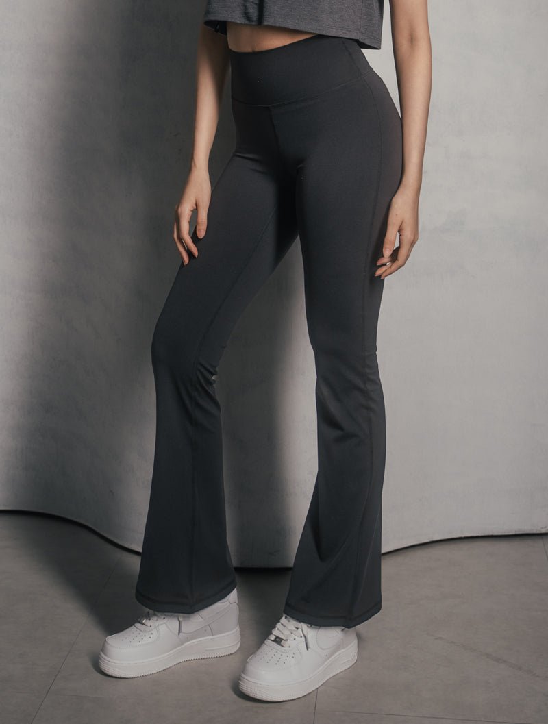 Doux™ 裸感高腰纖瘦喇叭瑜珈褲 24 - 1 (淺灰) - AROAK 機能健身服飾 | 專為健人打造