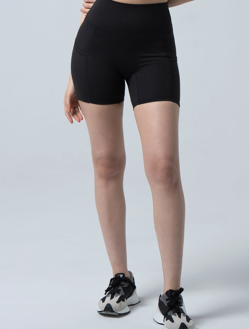 Doux™ 裸感曲線3分瑜珈褲24 - 1 (黑) - AROAK 機能健身服飾 | 專為健人打造