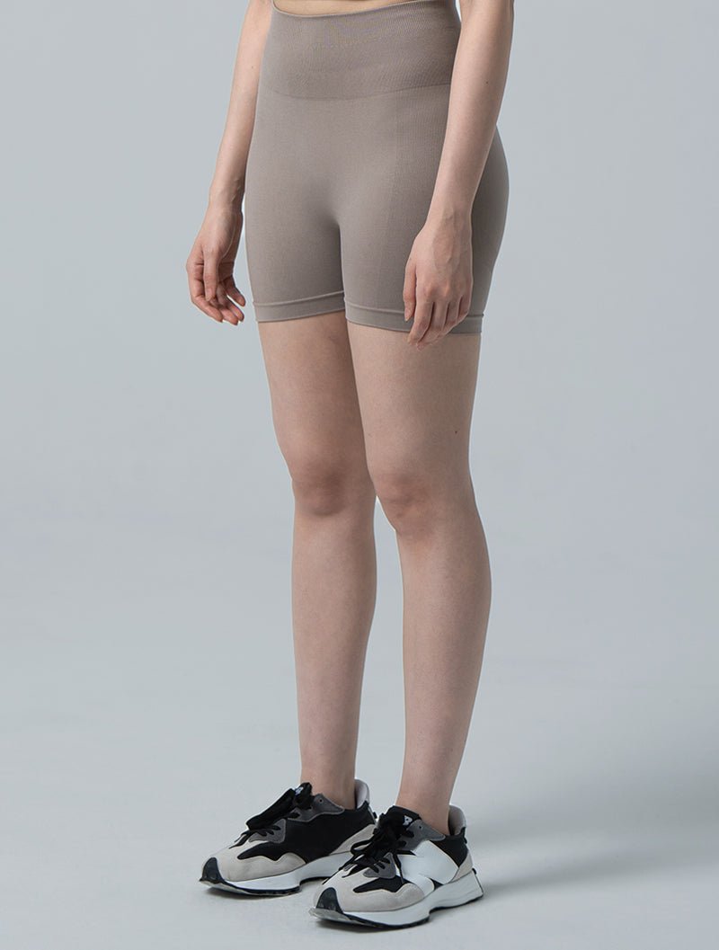 Fluid™無縫抽皺翹臀3分瑜珈褲 24 - 1 (奶茶杏) - AROAK 機能健身服飾 | 專為健人打造