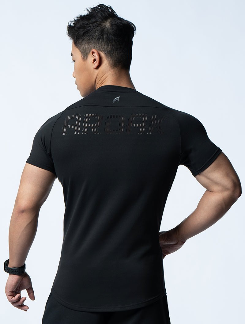 FluxFit™ 腋下拼接訓練上衣 (黑) - AROAK 機能健身服飾 | 專為健人打造