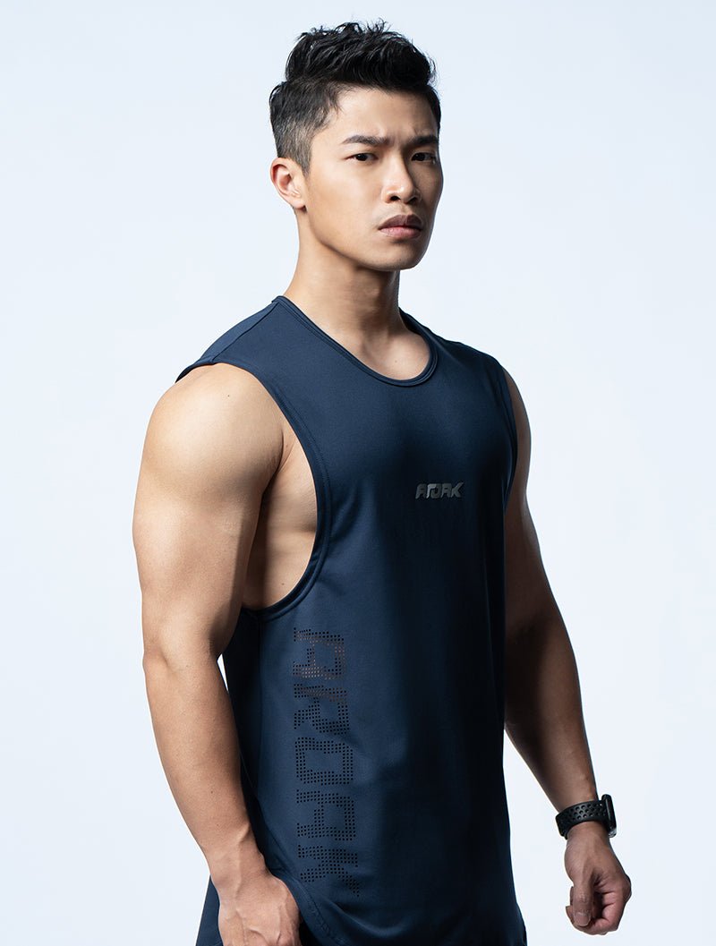 FluxFit™ 側開衩休閒背心 (英雄藍) - AROAK 機能健身服飾 | 專為健人打造