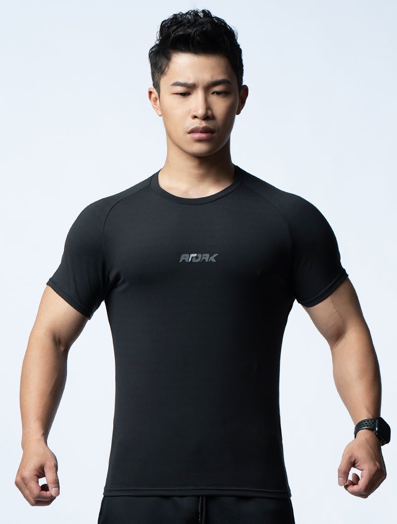 FluxFit™ 腋下拼接訓練上衣 (黑) - AROAK 機能健身服飾 | 專為健人打造