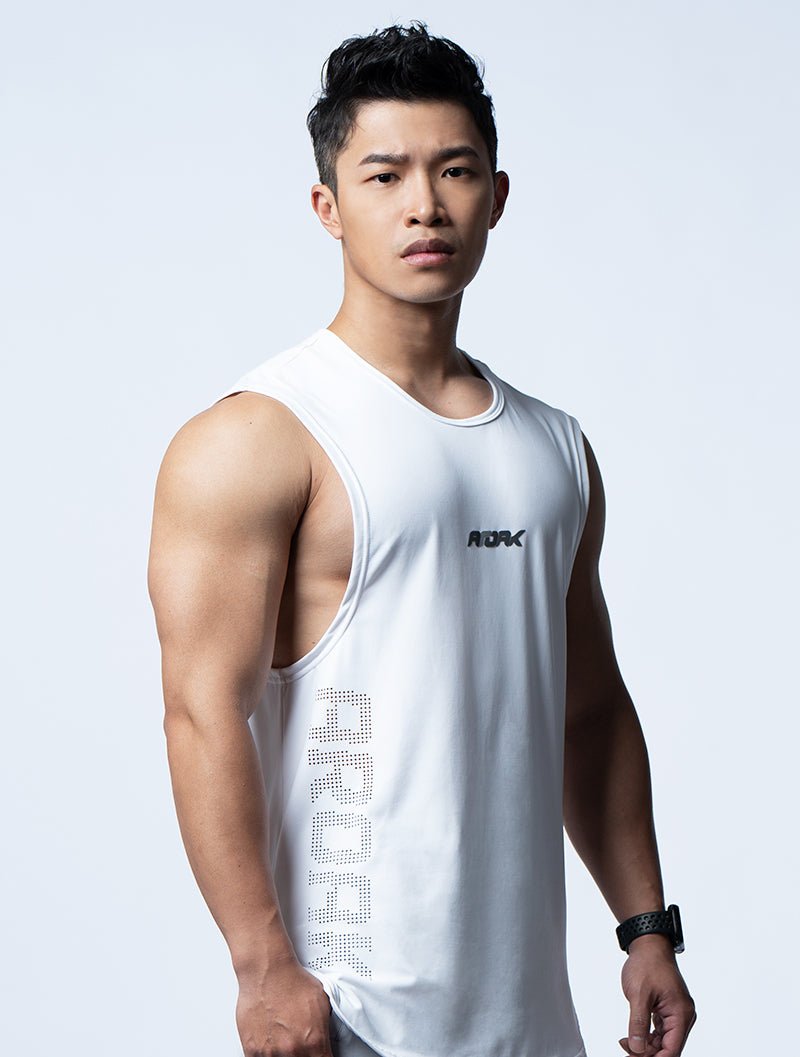 FluxFit™ 側開衩休閒背心 (白) - AROAK 機能健身服飾 | 專為健人打造