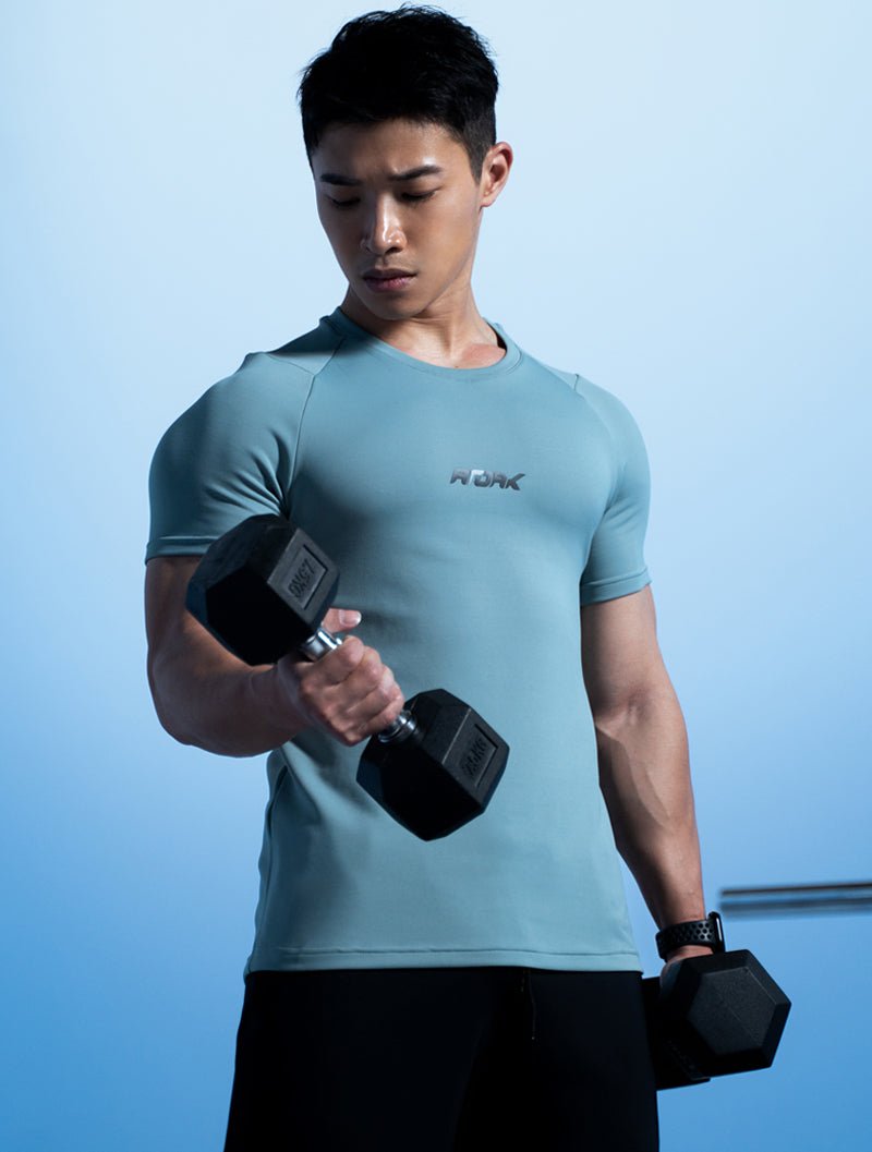 FluxFit™ 機能訓練短袖上衣 (黑) - AROAK 機能健身服飾 | 專為健人打造