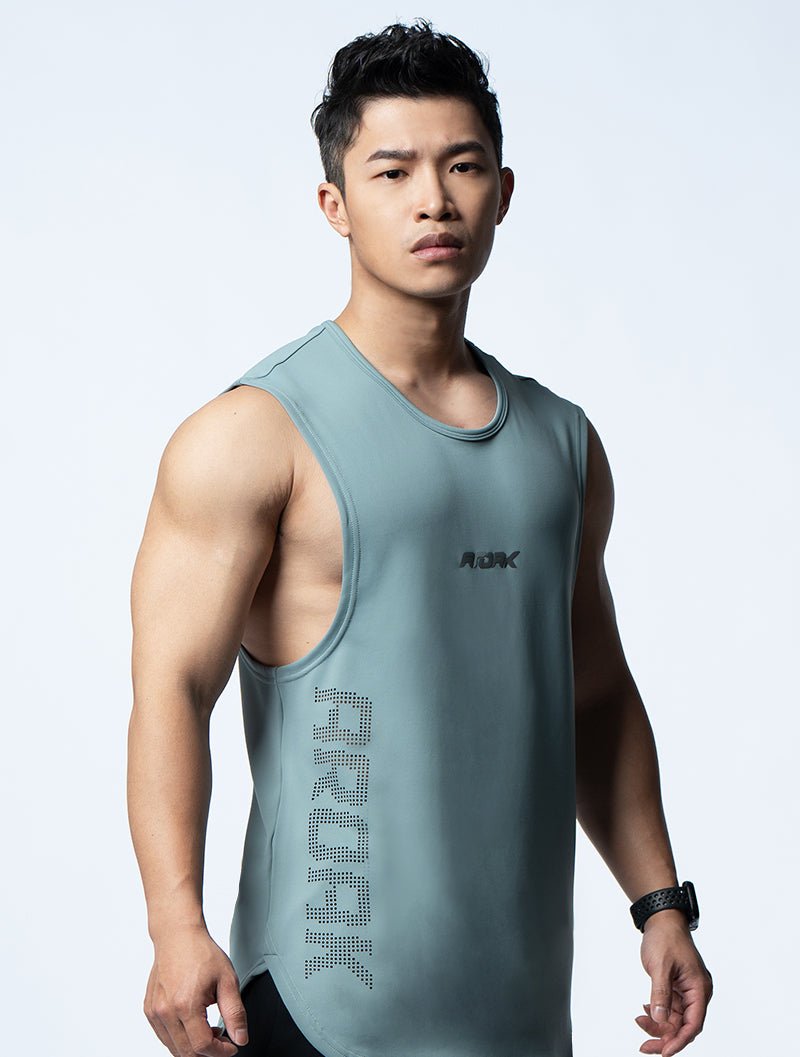 FluxFit™ 側開衩休閒背心 (別墅綠) - AROAK 機能健身服飾 | 專為健人打造