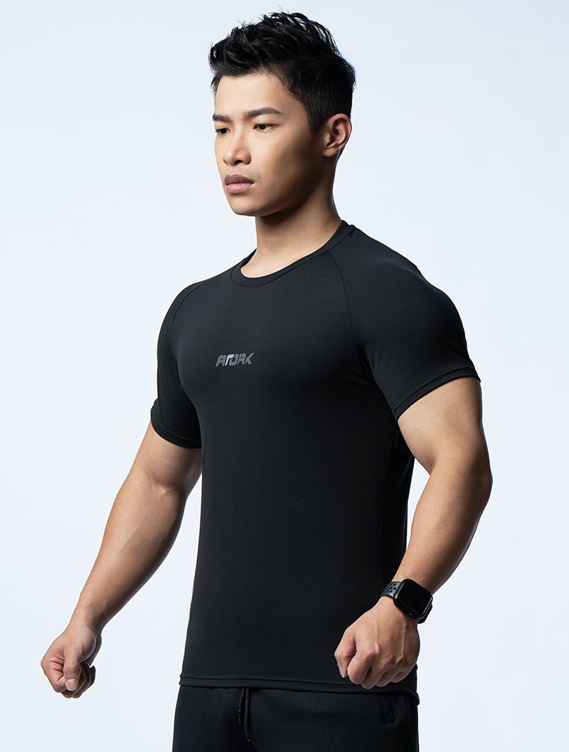 FluxFit™ 腋下拼接訓練上衣 (黑) - AROAK 機能健身服飾 | 專為健人打造