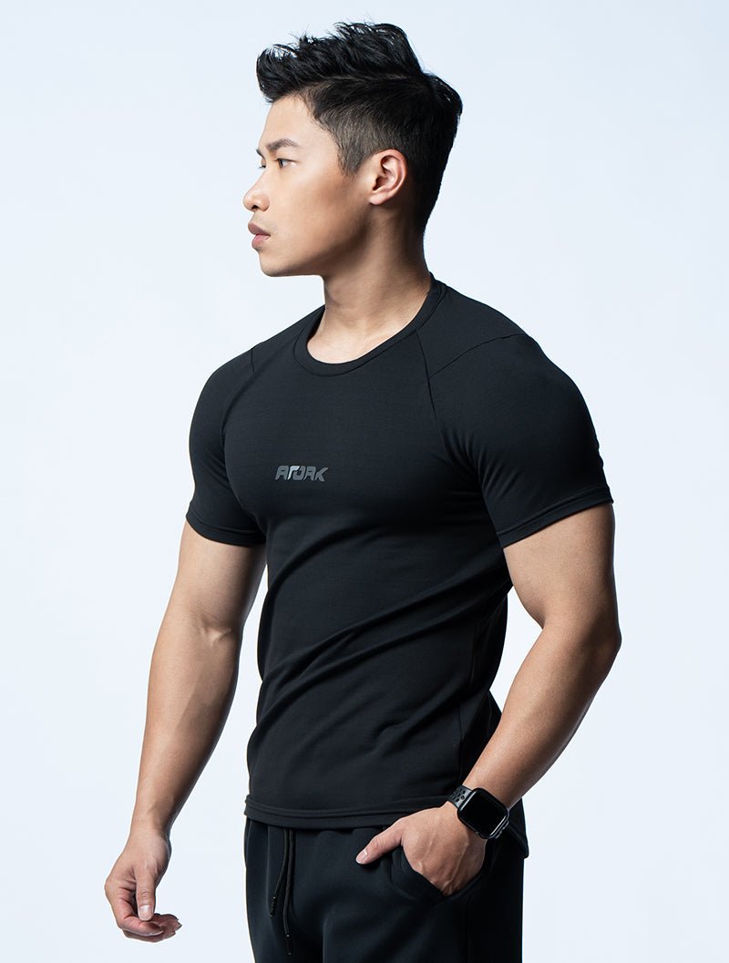 FluxFit™ 機能訓練短袖上衣 (黑) - AROAK 機能健身服飾 | 專為健人打造