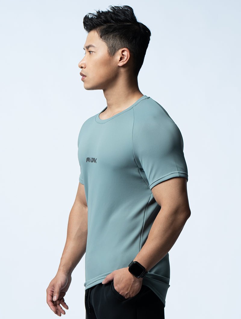 FluxFit™ 腋下拼接訓練上衣 (別墅綠) - AROAK 機能健身服飾 | 專為健人打造