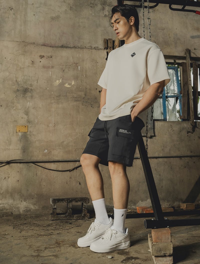 電繡LOGO中筒襪 (黑) - AROAK 機能健身服飾 | 專為健人打造