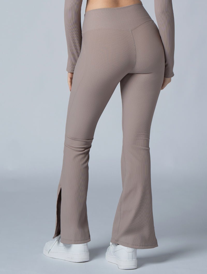 Lumin™S型蜜臀開衩喇叭瑜珈褲 24 - 2 (奶茶杏) - AROAK 機能健身服飾 | 專為健人打造