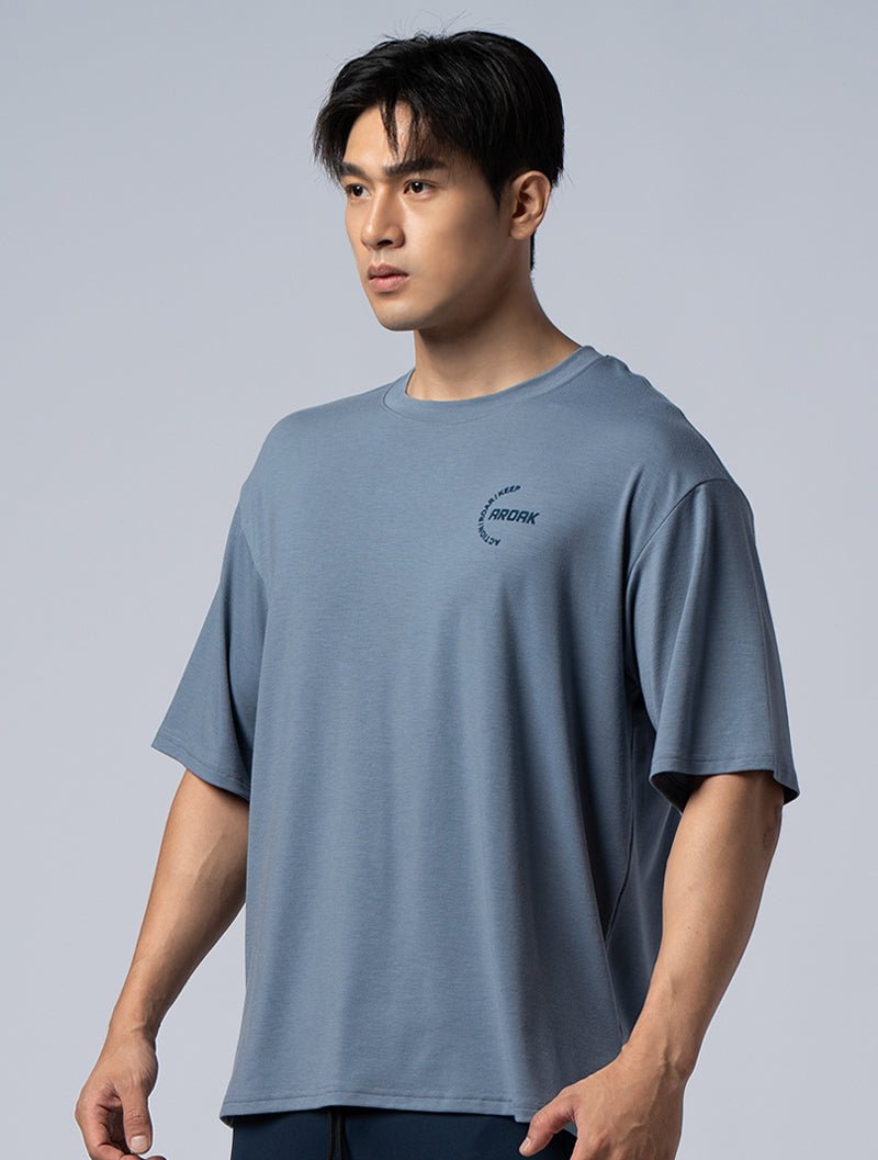 TENCEL - SGL™ 植絨OVERSIZED機能天絲短袖上衣 (灰藍) - AROAK 機能健身服飾 | 專為健人打造