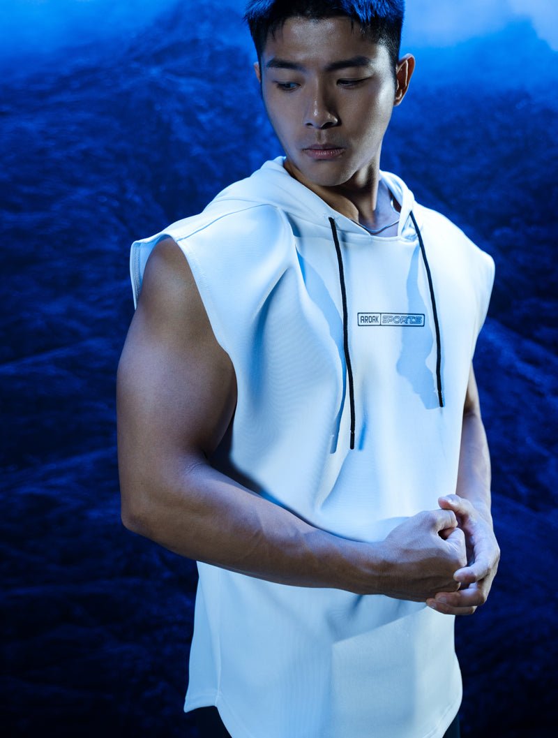 AirFlex™ 連帽寬肩背心 (黑) - AROAK 機能健身服飾 | 專為健人打造