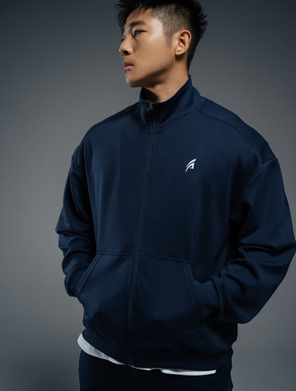 AirFlex™ 立領運動夾克 (黑) - AROAK 機能健身服飾 | 專為健人打造