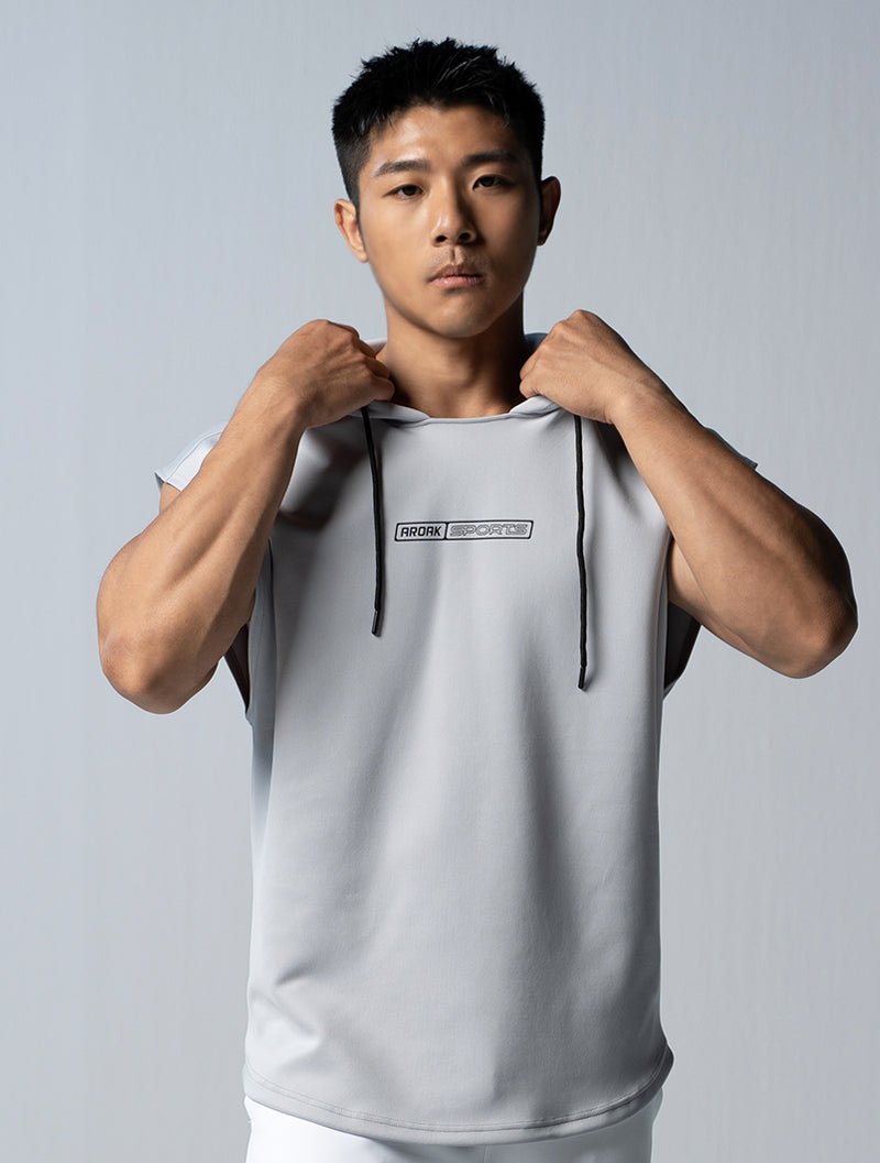 AirFlex™ 連帽寬肩背心 (淺灰) - AROAK 機能健身服飾 | 專為健人打造