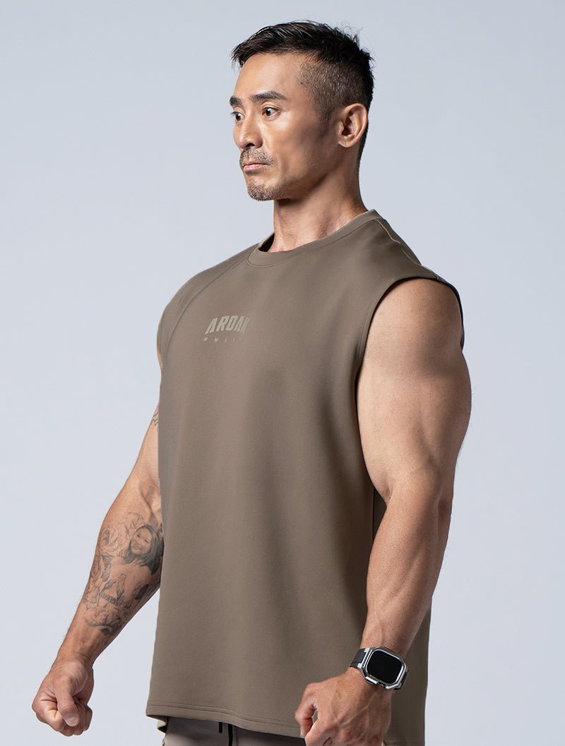 AirFlex™曙光戰士寬肩背心 (棕卡其) - AROAK 機能健身服飾 | 專為健人打造