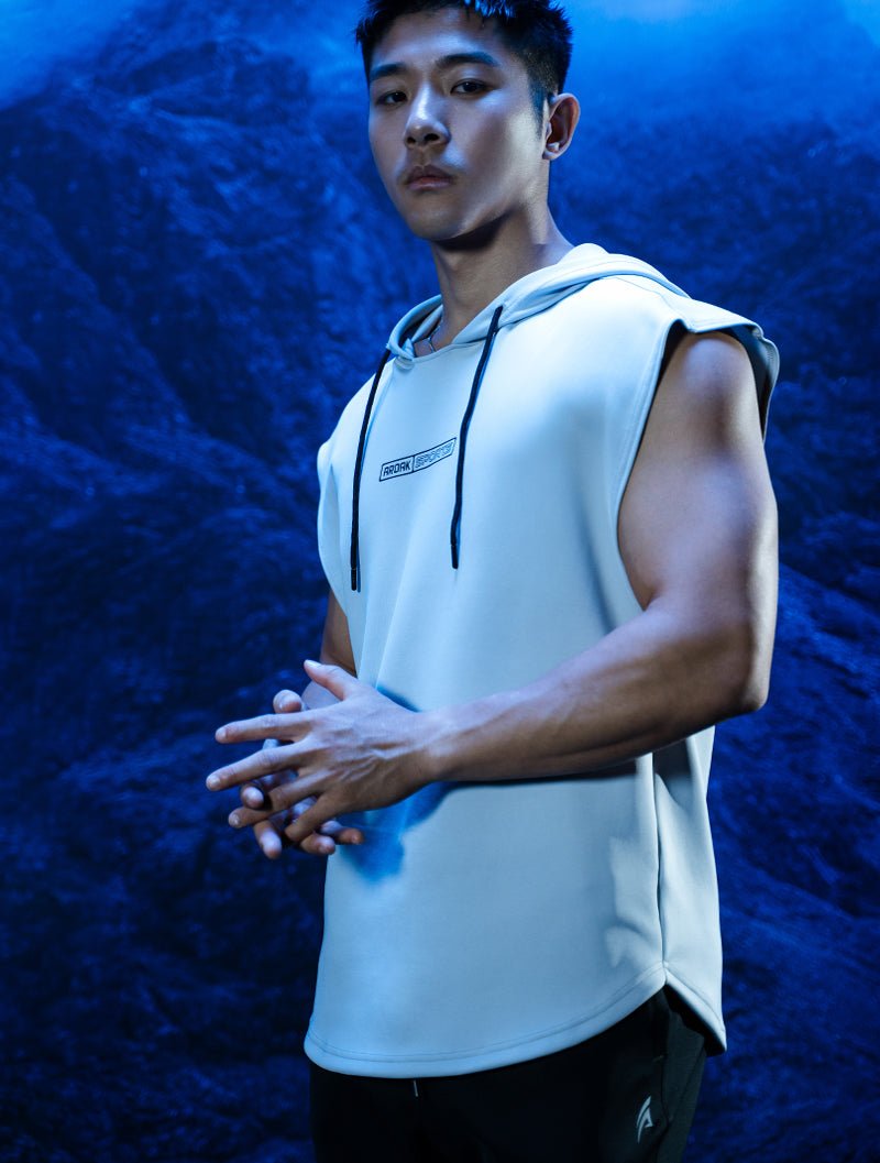 AirFlex™ 連帽寬肩背心 (黑) - AROAK 機能健身服飾 | 專為健人打造