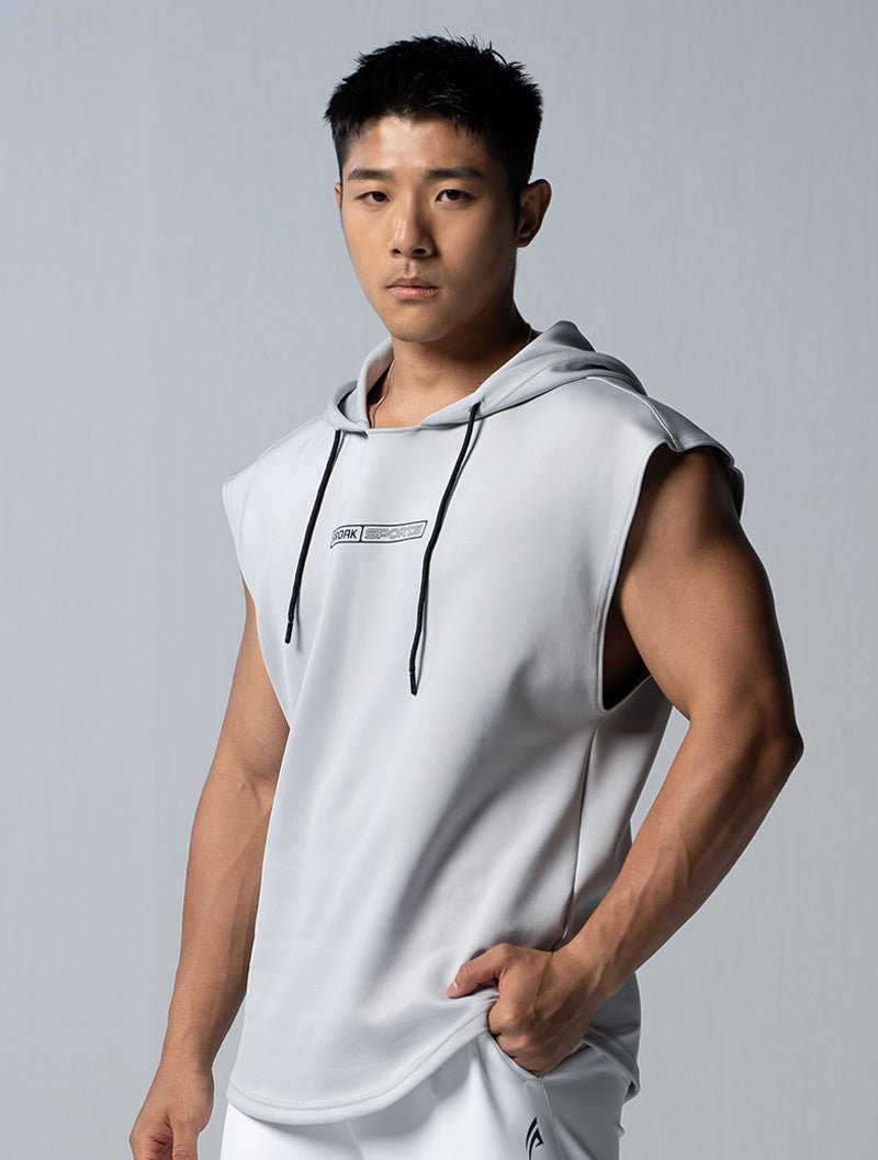 AirFlex™ 連帽寬肩背心 (淺灰) - AROAK 機能健身服飾 | 專為健人打造
