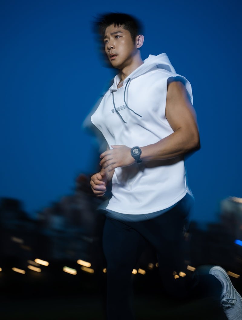 AirFlex™ 連帽寬肩背心 (黑) - AROAK 機能健身服飾 | 專為健人打造