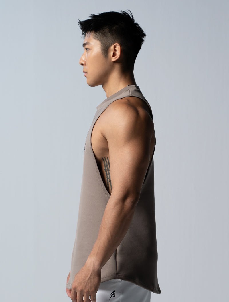 AirFlex™ 窄肩訓練背心 (卡其) - AROAK 機能健身服飾 | 專為健人打造