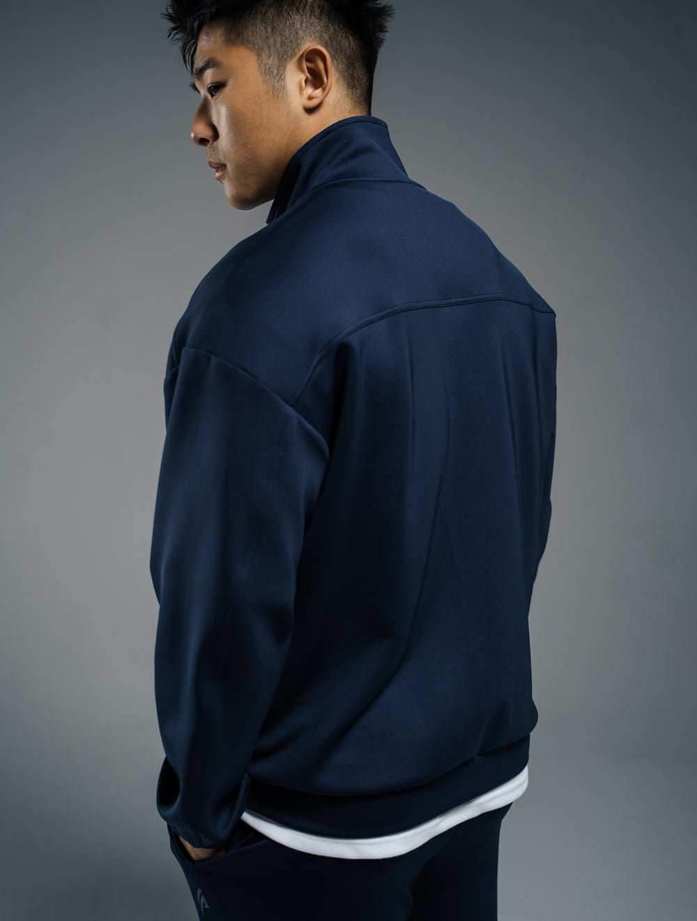 AirFlex™ 立領運動夾克 (黑) - AROAK 機能健身服飾 | 專為健人打造