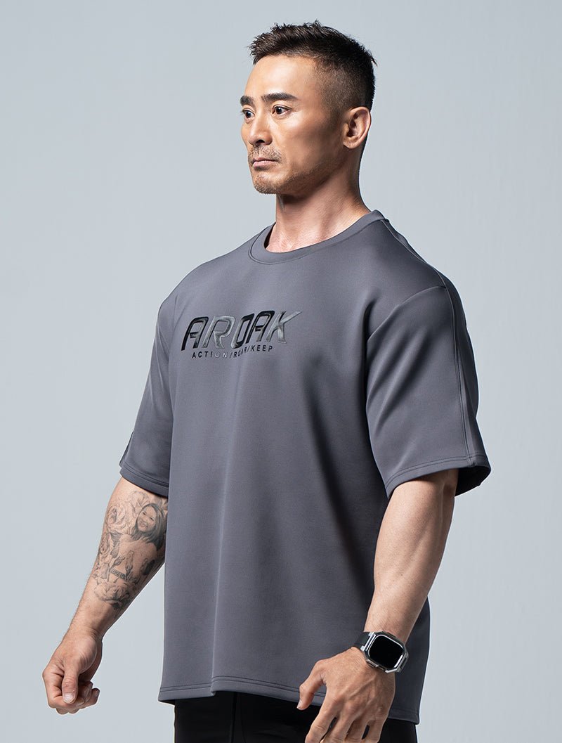 AirFlex™ AROAK OVERSIZED後袖剪接訓練上衣 (鐵灰) - AROAK 機能健身服飾 | 專為健人打造