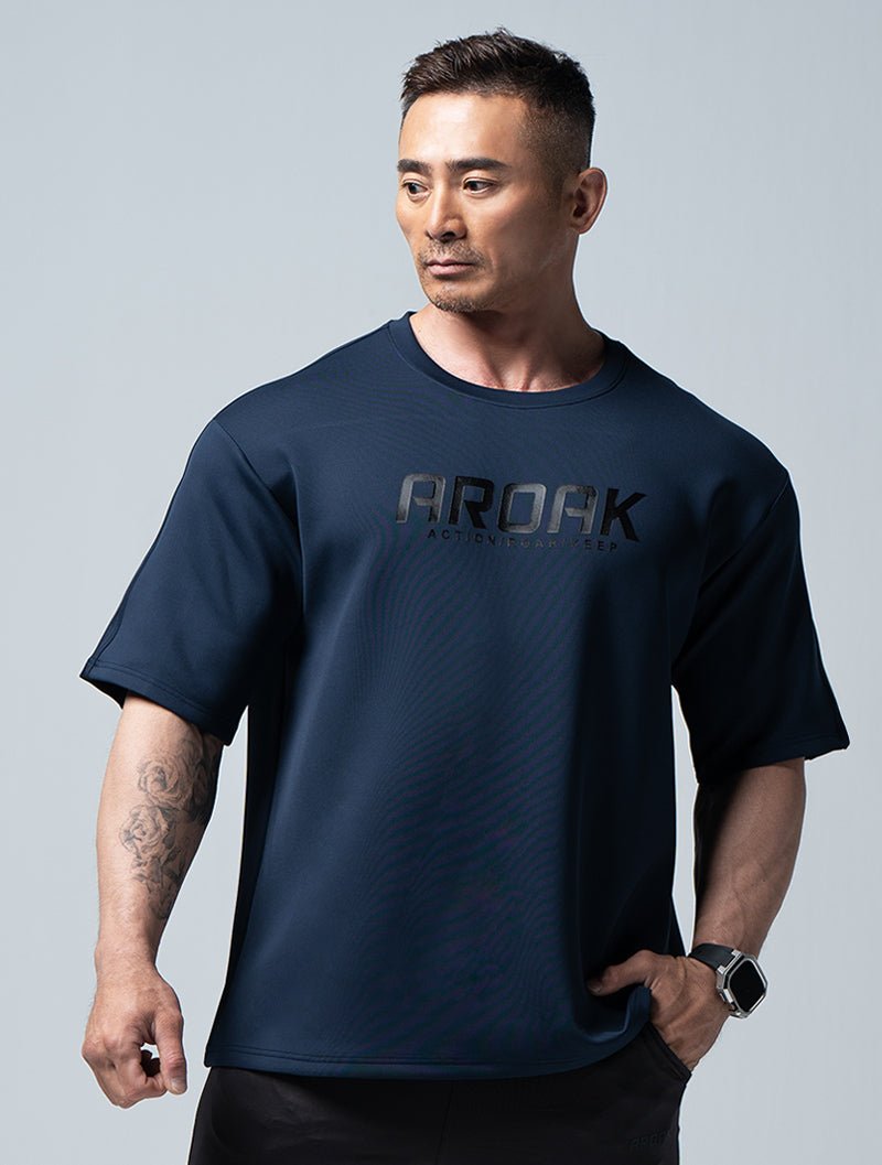 AirFlex™ AROAK OVERSIZED後袖剪接訓練上衣 (丈青) - AROAK 機能健身服飾 | 專為健人打造