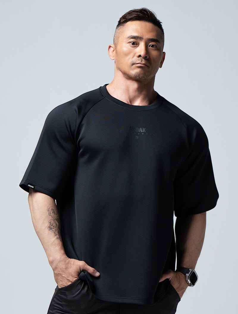 AirFlex™ 對決 OVERSIZED拉克蘭袖上衣 (黑) - AROAK 機能健身服飾 | 專為健人打造