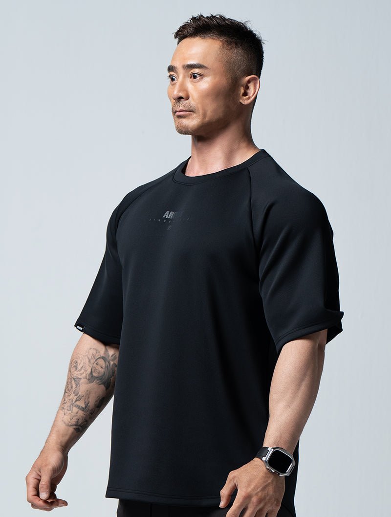 AirFlex™ 對決 OVERSIZED拉克蘭袖上衣 (黑) - AROAK 機能健身服飾 | 專為健人打造
