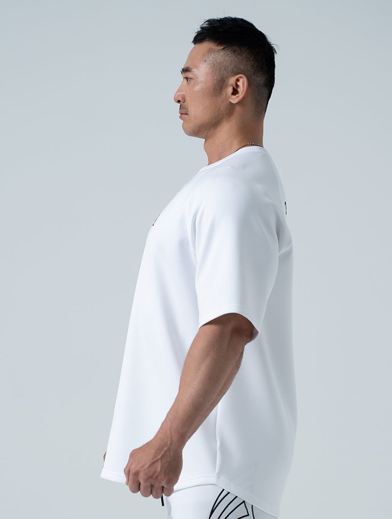 AirFlex™ 裂空之翼 OVERSIZED 機能短袖上衣 (白) (4/2 14:00 準時發售) - AROAK 機能健身服飾 | 專為健人打造
